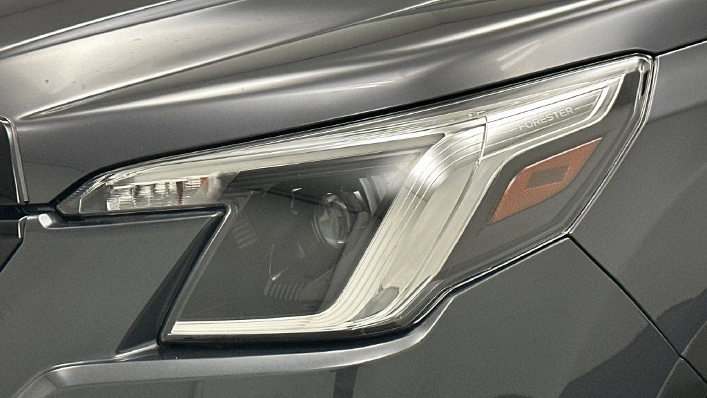 Used 2024 Subaru Forester Premium AWD/4WD image 21