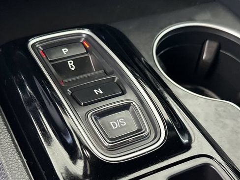 Used 2025 Honda Pilot Sport image 25
