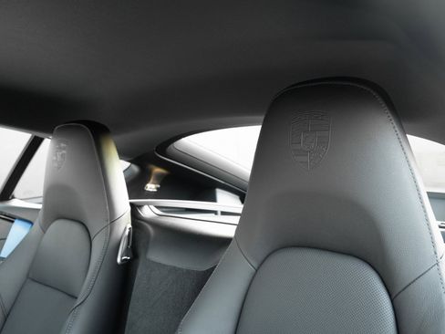 Used 2025 Porsche 718 Cayman image 23