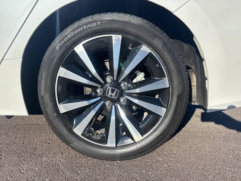 Used 2024 Honda Civic EX-L image 32