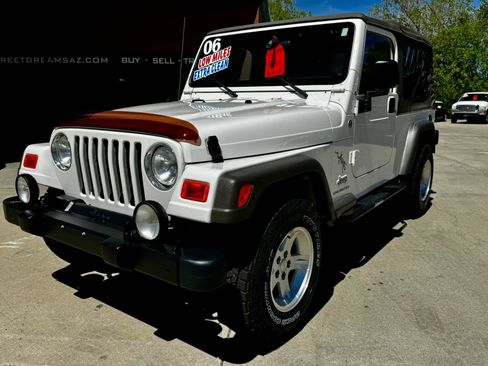 Used 2006 Jeep Wrangler Unlimited w/ Premium Audio Group image 2