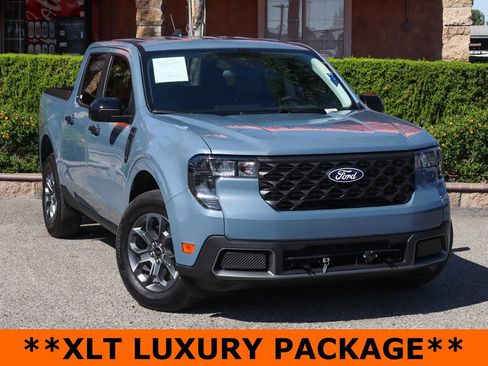 Used 2025 Ford Maverick XLT w/ Equipment Group 301A image 2