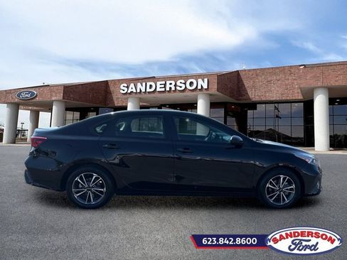 Used 2023 Kia Forte LXS FWD image 2