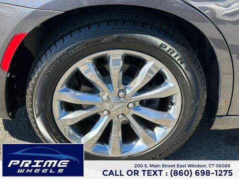 Used 2017 Chrysler 300 Limited w/ Value Package image 26