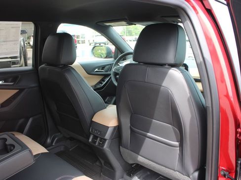 New 2026 Chevrolet Equinox ACTIV w/ Convenience Package III AWD/4WD image 34