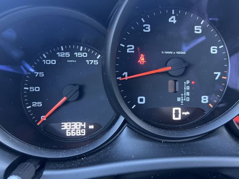 Used 2020 Porsche Macan image 6