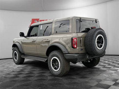 New 2025 Ford Bronco Outer Banks w/ Sasquatch Package image 3