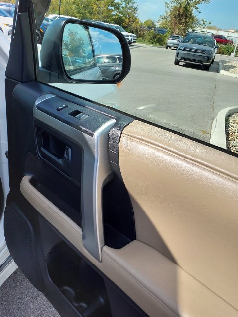 Used 2012 Toyota 4Runner Limited AWD/4WD image 24