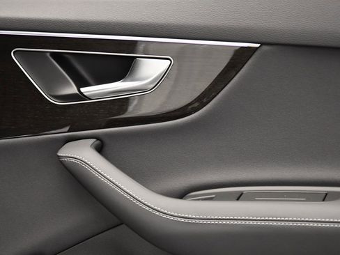 Used 2025 Audi Q7 3.0T Premium Plus w/ Premium Plus Package image 50