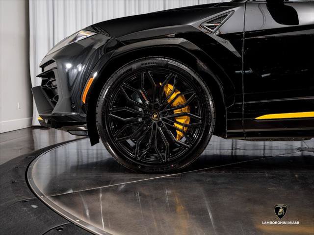 Used 2025 Lamborghini Urus SE AWD/4WD image 8