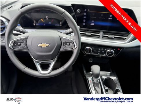 Certified 2025 Chevrolet Trax LT w/ Driver Confidence Package FWD image 11