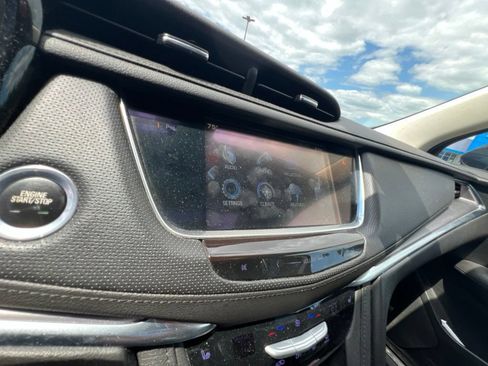 Used 2017 Cadillac XT5 Luxury w/ Driver Awareness Package AWD/4WD image 17