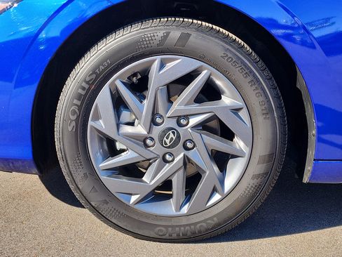 Used 2024 Hyundai Elantra SEL image 6