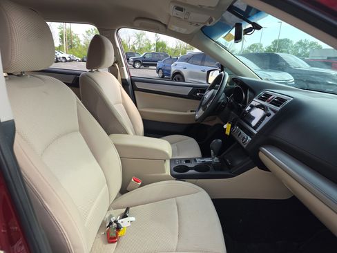 Used 2017 Subaru Outback 2.5i Premium image 9