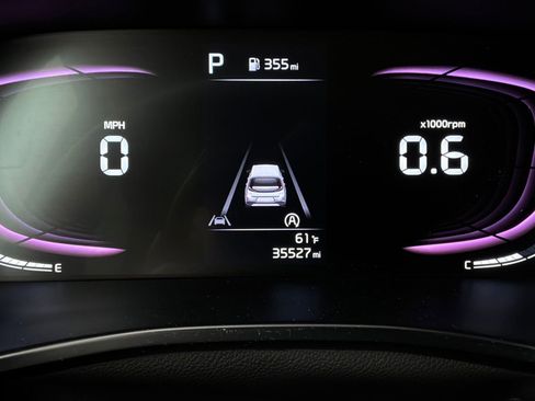 Used 2025 Kia Soul LX w/ LX Technology Package FWD image 36