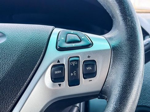 Used 2015 Ford Explorer XLT w/ Equipment Group 202A AWD/4WD image 19