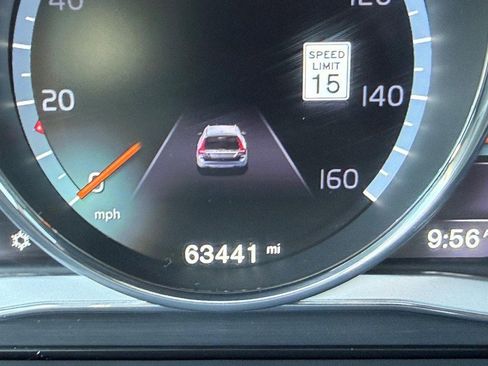 Used 2016 Volvo XC70 T5 Platinum w/ Protection Package image 23