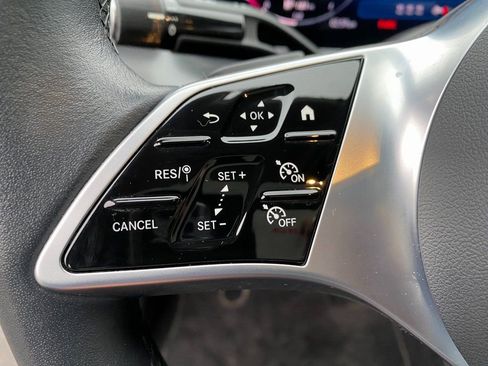 Used 2025 Mercedes-Benz C 300 4MATIC Sedan image 20