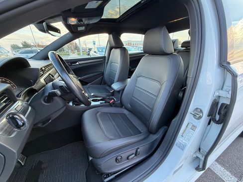 Used 2021 Volkswagen Passat 2.0T R-Line image 14