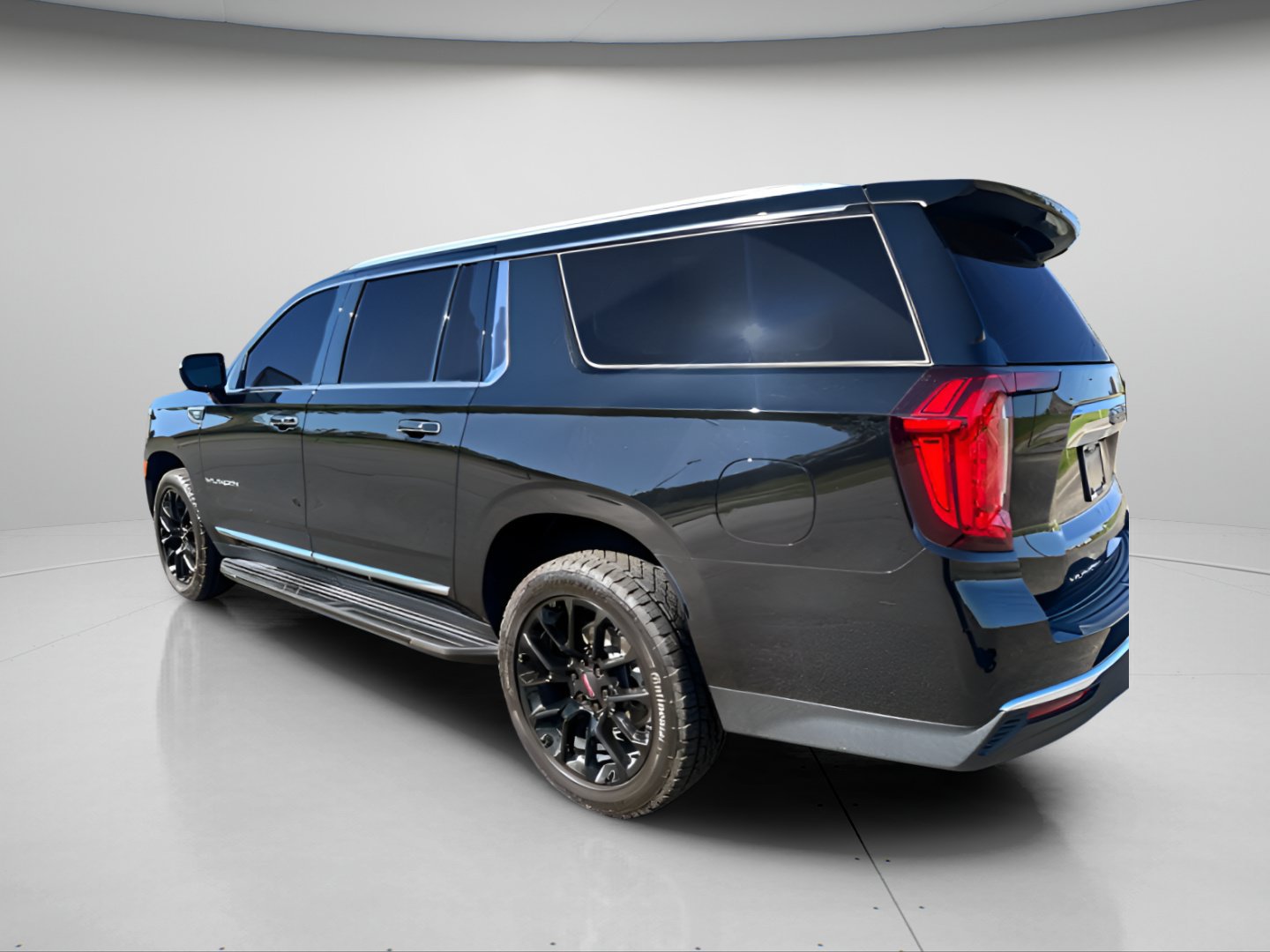Used 2023 GMC Yukon XL SLT AWD/4WD image 19