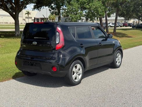 Used 2018 Kia Soul FWD image 6