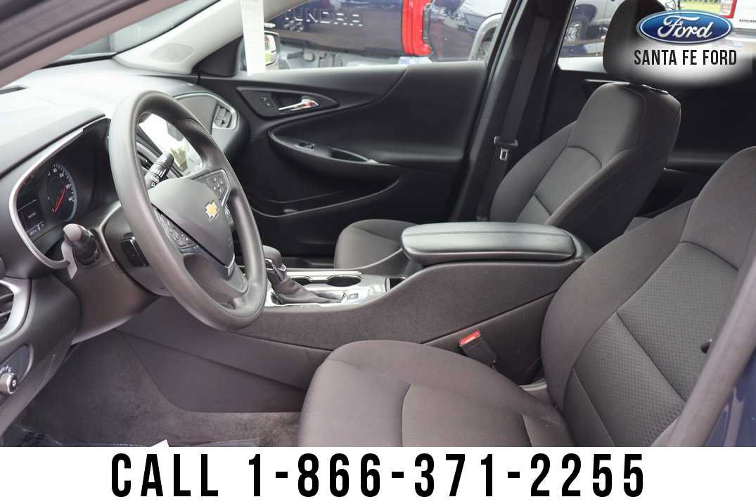Used 2025 Chevrolet Malibu LT FWD image 12
