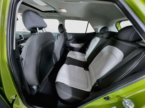 Certified 2023 Hyundai Venue SEL FWD image 25