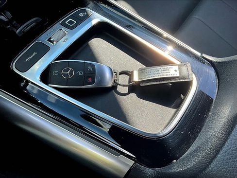 Used 2025 Mercedes-Benz GLA 250 4MATIC image 10