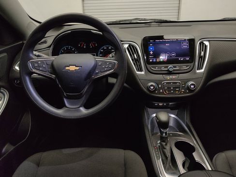 Used 2021 Chevrolet Malibu LT image 22