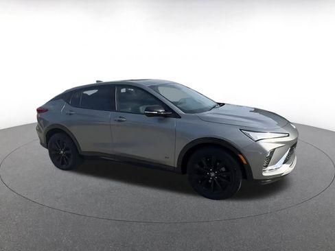 Used 2025 Buick Envista Sport Touring image 2