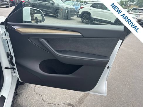 Used 2023 Tesla Model Y Long Range AWD/4WD image 10