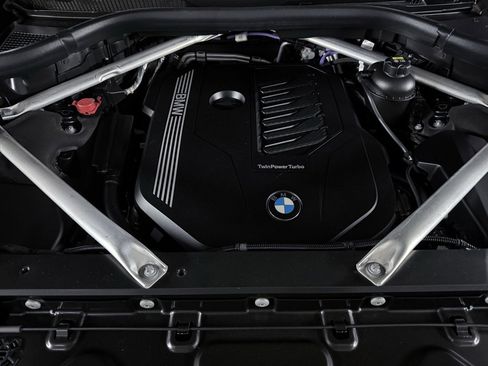 Used 2022 BMW X7 xDrive40i w/ M Sport Package image 62