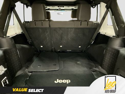 Used 2015 Jeep Wrangler Unlimited Sahara AWD/4WD image 25