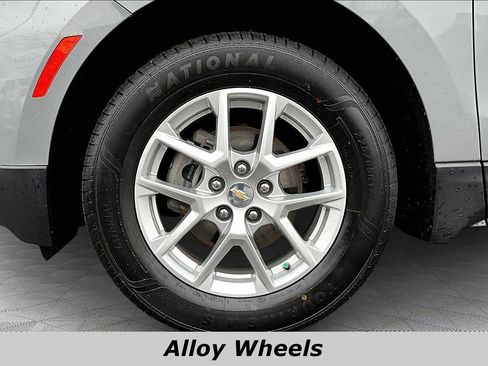 Used 2024 Chevrolet Equinox LS image 33