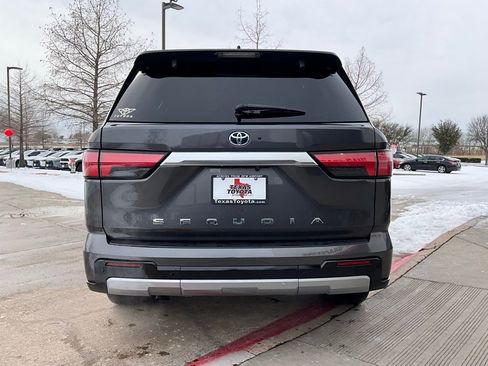 Used 2024 Toyota Sequoia Capstone image 7