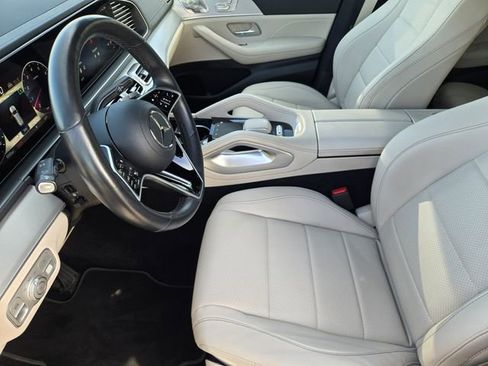 Used 2025 Mercedes-Benz GLS 450 4MATIC image 14