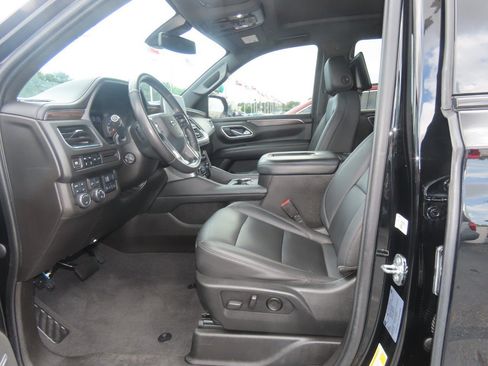 Used 2021 Chevrolet Tahoe Z71 w/ Z71 Off-Road Package AWD/4WD image 24