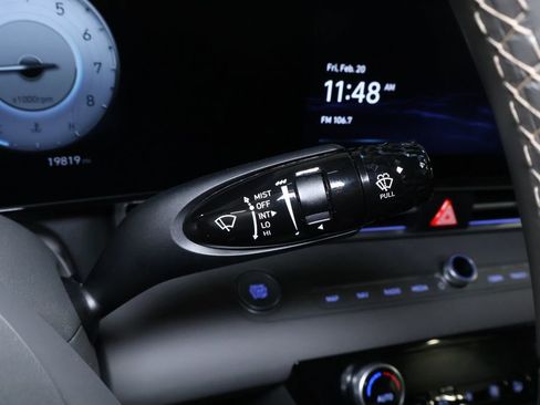 Used 2025 Hyundai Elantra SEL image 22