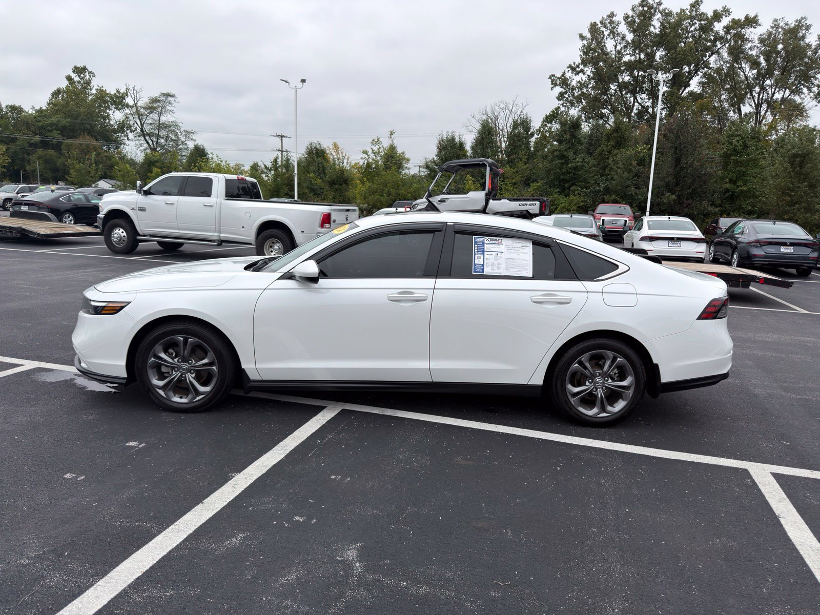 Used 2024 Honda Accord EX image 3