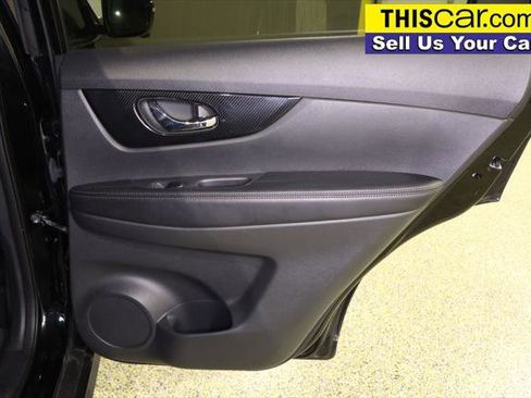 Used 2018 Nissan Rogue SL w/ Premium Package image 32