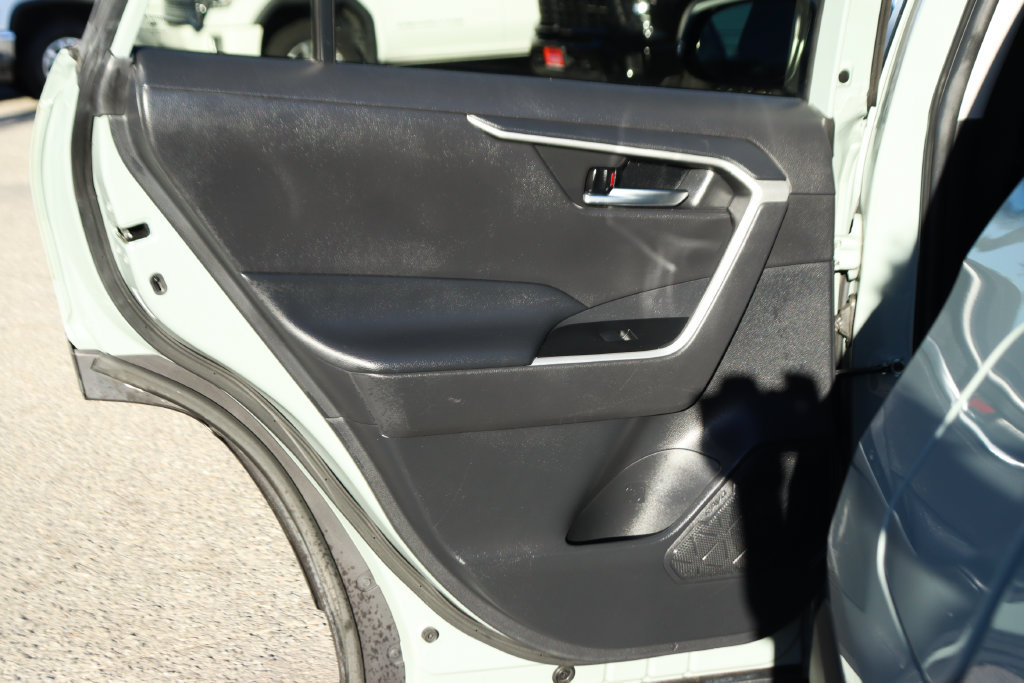 Used 2021 Toyota RAV4 XLE Premium AWD/4WD image 34