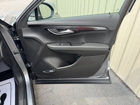 Used 2022 Buick Envision Essence w/ Technology Package I FWD image 27