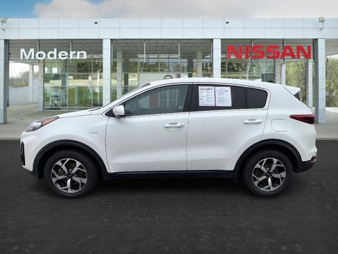 Used 2021 Kia Sportage LX image 2