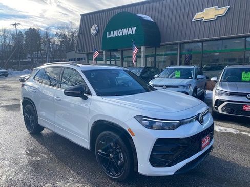 New 2026 Volkswagen Tiguan SE R-Line image 1