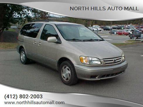 Used 2002 Toyota Sienna LE w/ Symphony Pkg image 1
