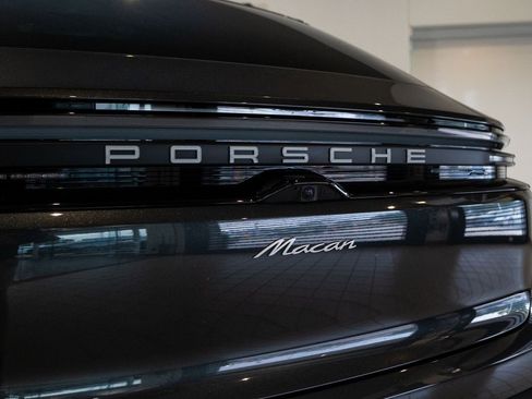 Used 2025 Porsche Macan Electric image 15