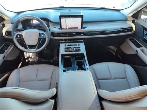 Used 2024 Lincoln Aviator AWD w/ Premium Package image 13