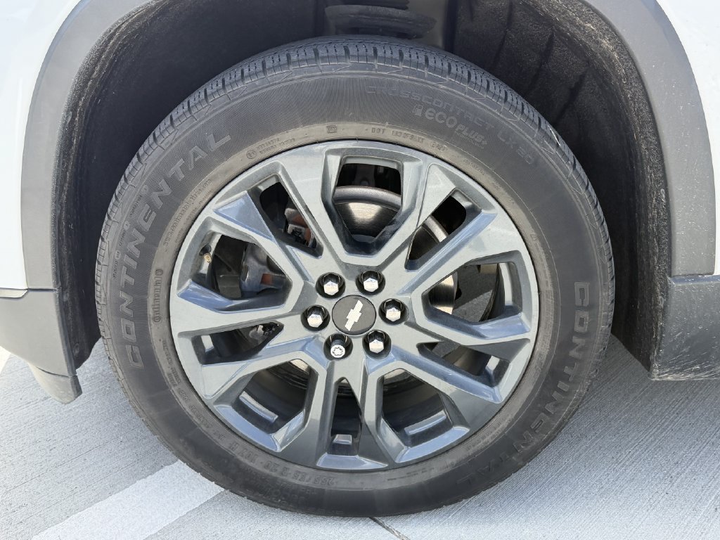 Used 2021 Chevrolet Traverse RS FWD image 9