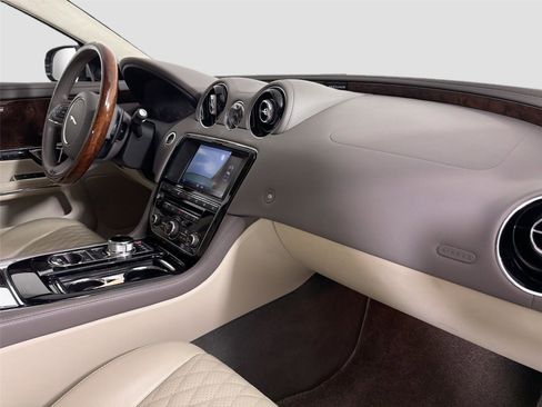 Used 2017 Jaguar XJ L Portfolio RWD image 30