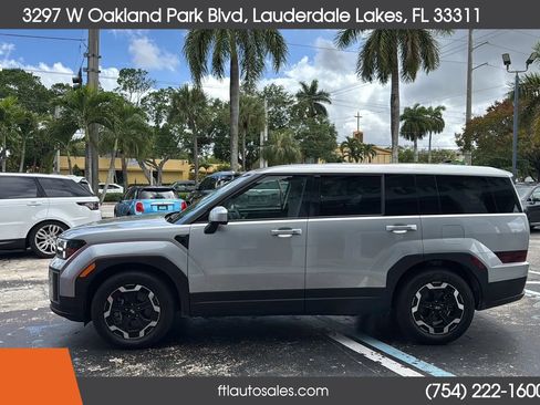 Used 2025 Hyundai Santa Fe SE image 5